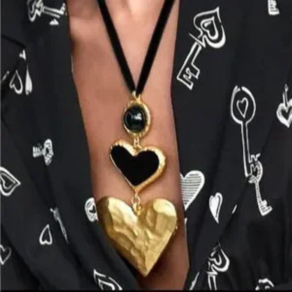 Large Heart Love Choker?Necklace